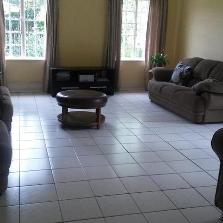 The Crescent Guesthouses - Bnb/Self Catering Durban Exterior photo