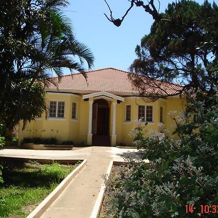 The Crescent Guesthouses - Bnb/Self Catering Durban Exterior photo