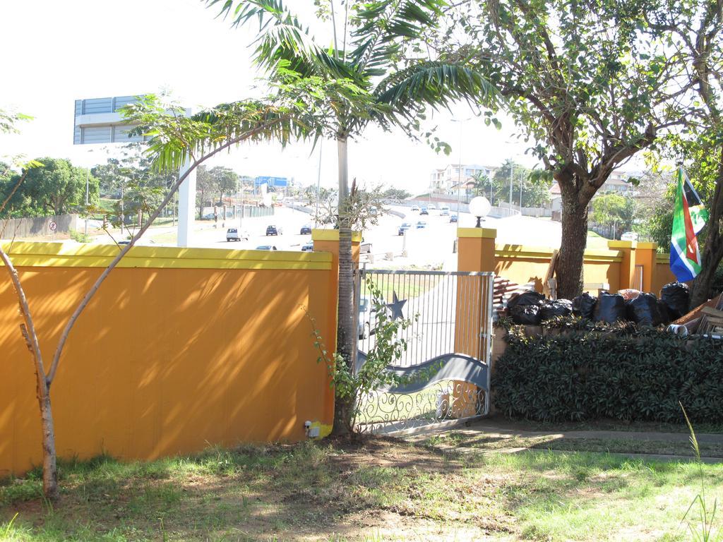 The Crescent Guesthouses - Bnb/Self Catering Durban Exterior photo