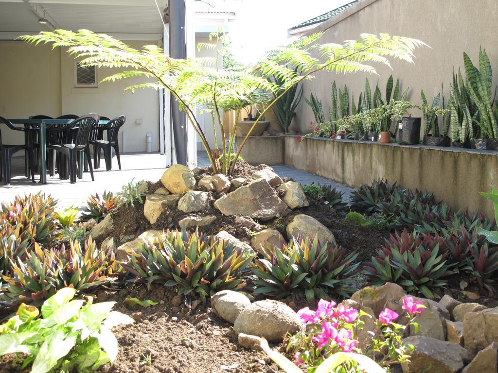 The Crescent Guesthouses - Bnb/Self Catering Durban Exterior photo