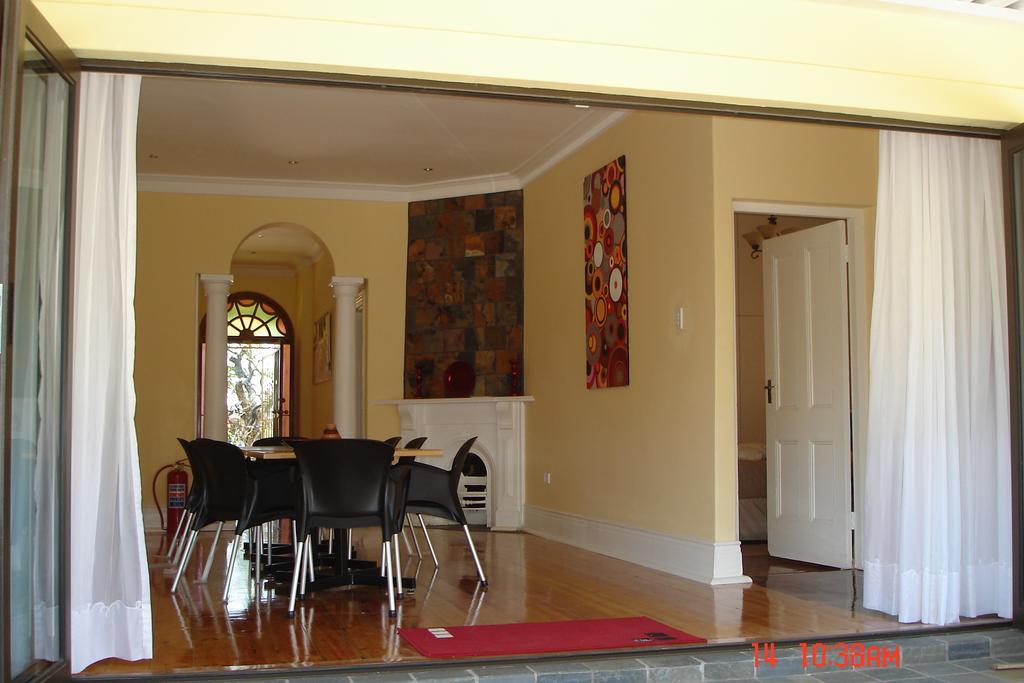 The Crescent Guesthouses - Bnb/Self Catering Durban Exterior photo