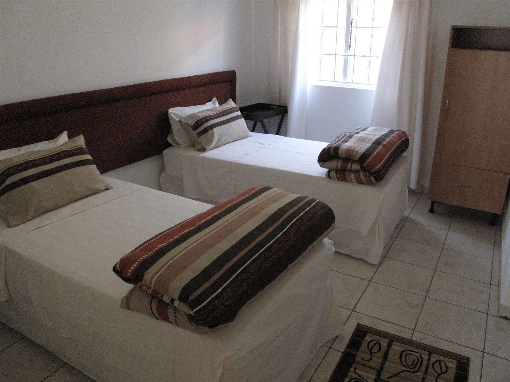 The Crescent Guesthouses - Bnb/Self Catering Durban Exterior photo
