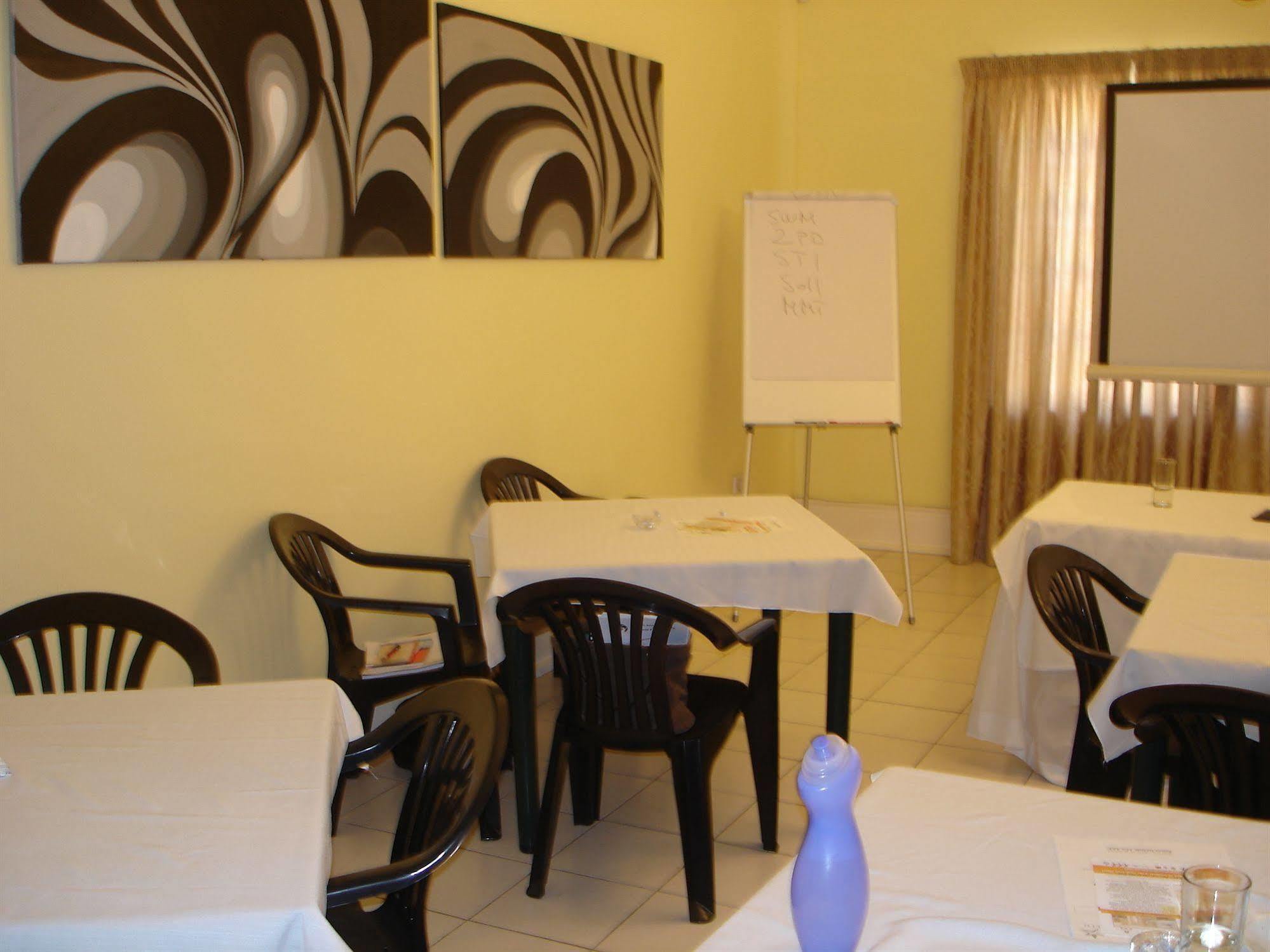 The Crescent Guesthouses - Bnb/Self Catering Durban Exterior photo